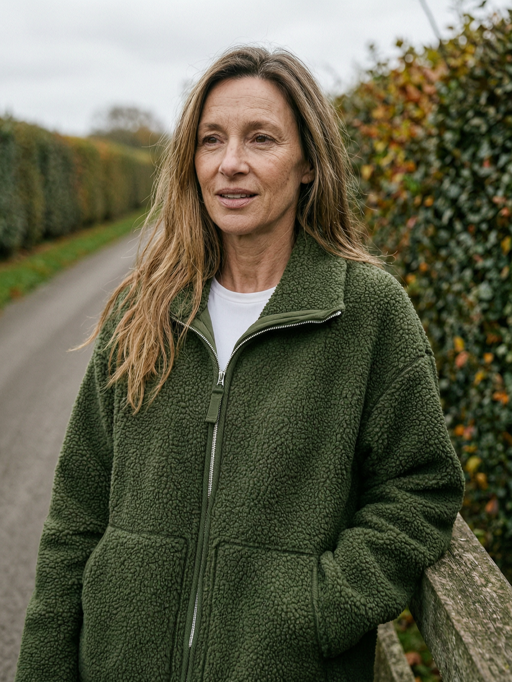 Women's Oversized Sherpa Fleece Jacket — Cosy Patch-Pocket Mid-Layer - Olive Green
