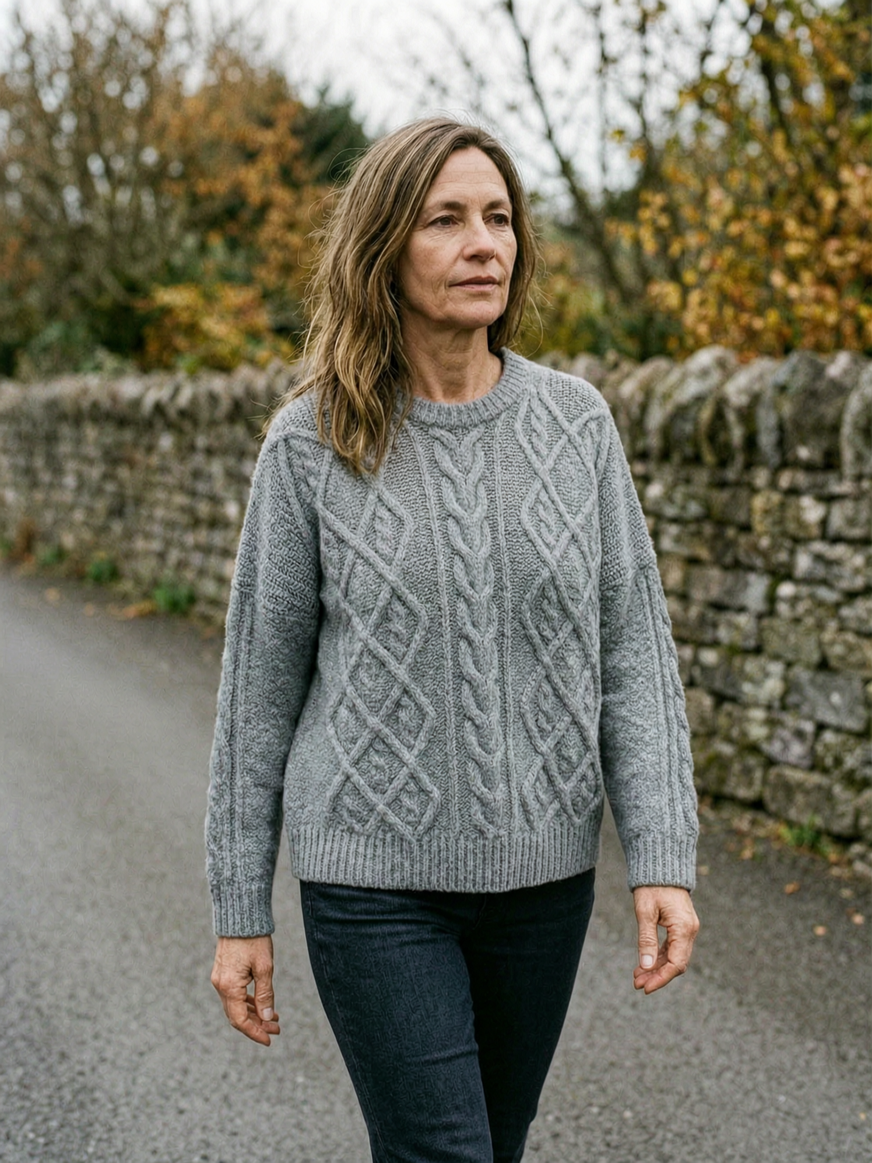 Women's Aran Cable-Knit Jumper — Chunky Twisted-Knit Pullover Sweater - Grey