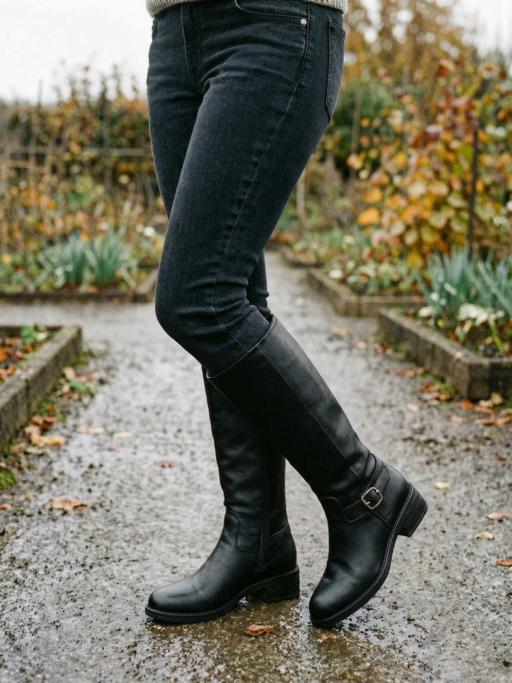 Women's Buckle-Strap Knee-High Riding Boots — Classic Countryside Boots - Black - Detail