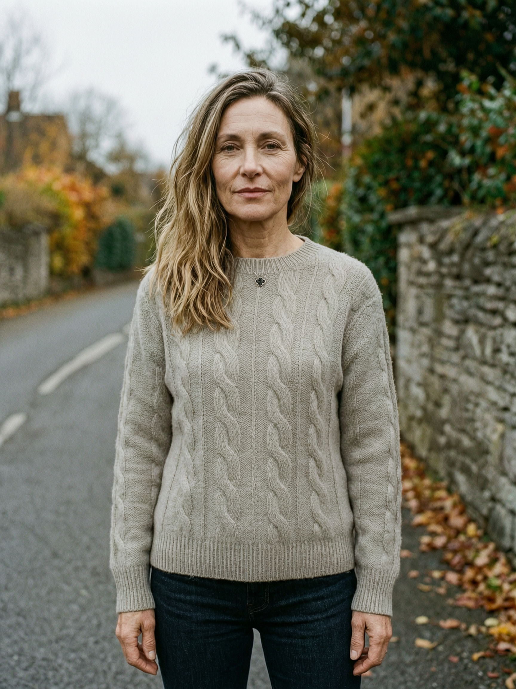Women's Cable-Knit Crew Neck Jumper — Soft Everyday Pullover Sweater - Camel