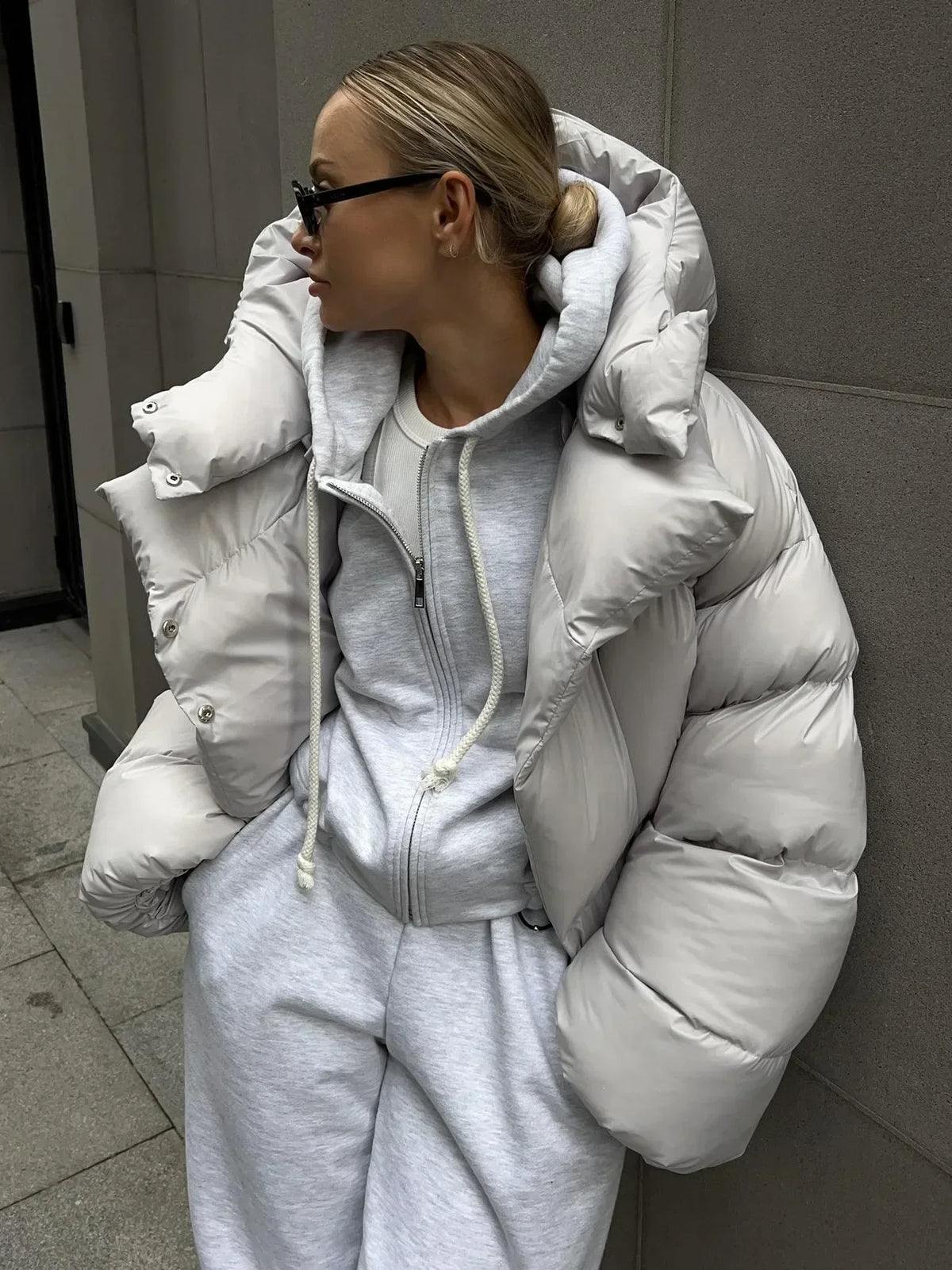 Puffer Jacket Women's Oversized Silhouette with Hood | E&W - 3 - Elenwear