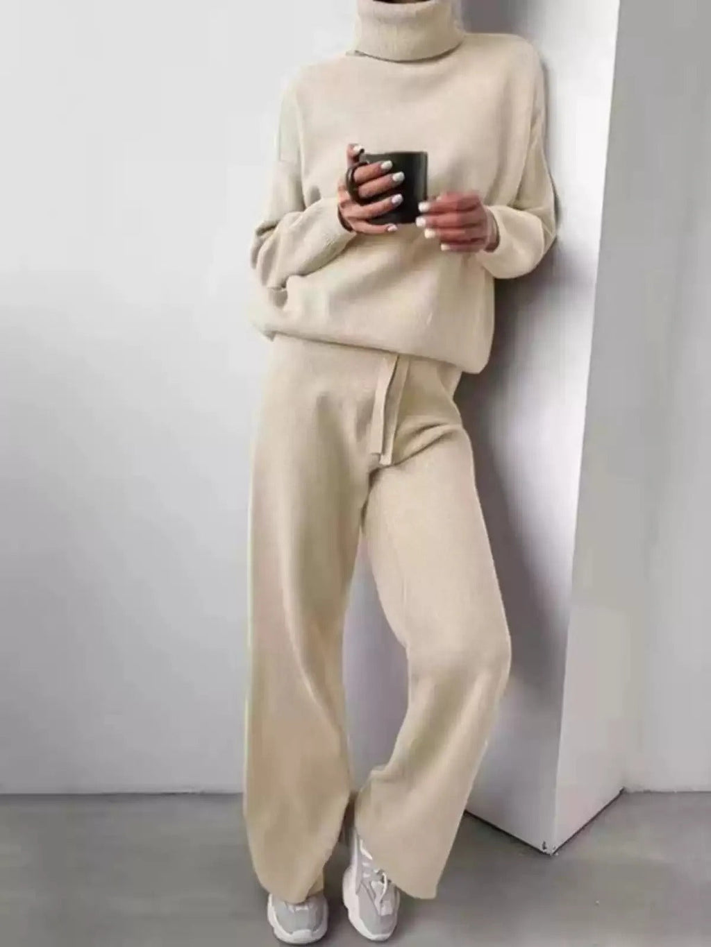 Two-Piece Set Women | Relaxed Knit Design with Cozy Turtleneck | E&W - 1 - Elenwear